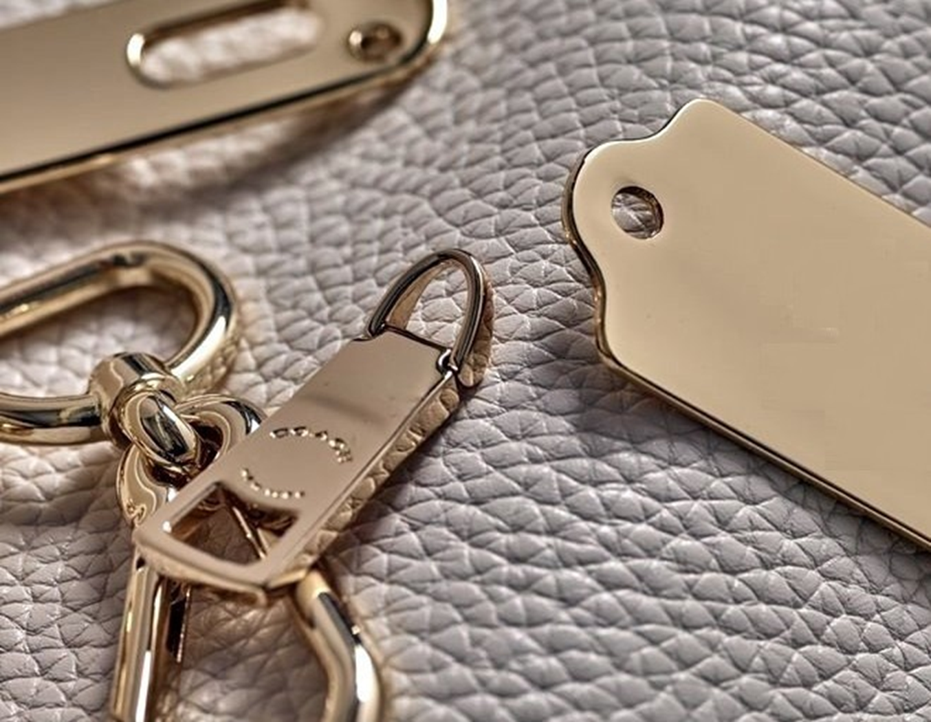 Fittings For Leather Bag Manufacturer, Supplier & Dealer in India